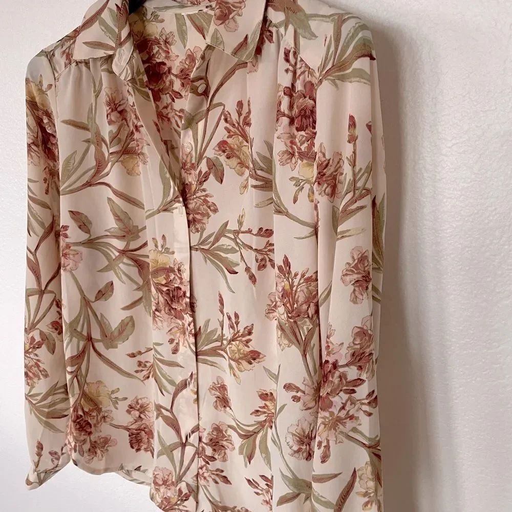 Cream floral button up - Picture 3 of 3